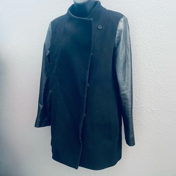 THEORY Wool Coat w/ Leather Sleeves - M - Picture 2 of 5
